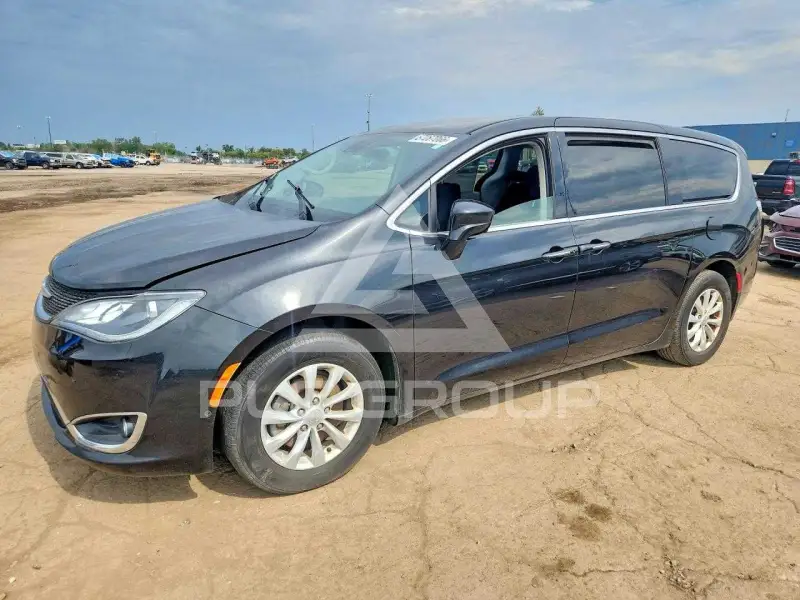 2019 Chrysler PACIFICA photo