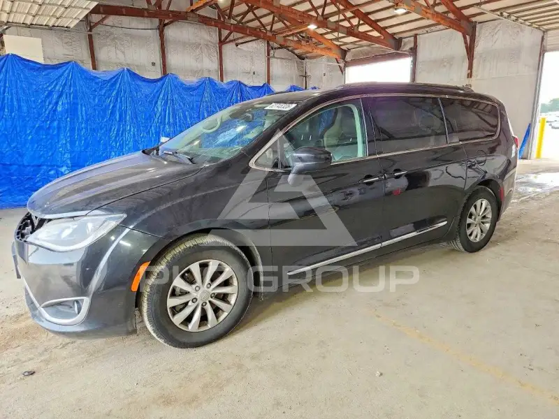 2019 Chrysler PACIFICA photo