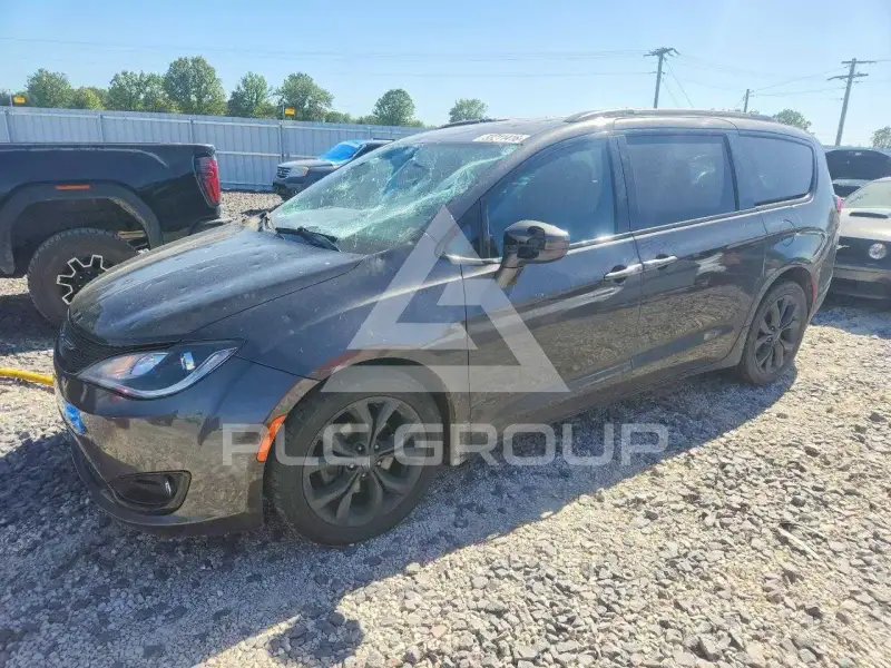 2019 Chrysler PACIFICA photo