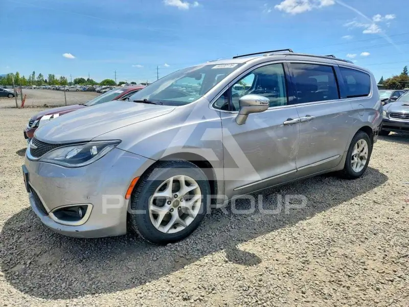 2019 Chrysler PACIFICA photo