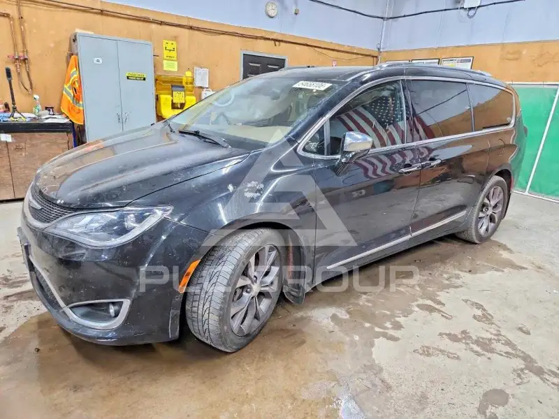 2019 Chrysler PACIFICA photo