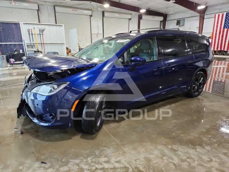 2019 Chrysler PACIFICA photo