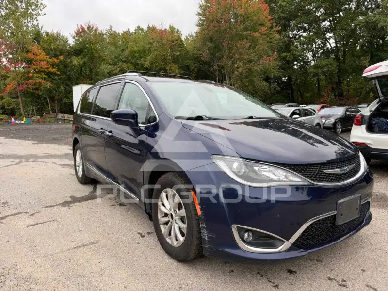 2019 Chrysler PACIFICA photo