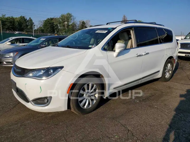 2019 Chrysler PACIFICA photo