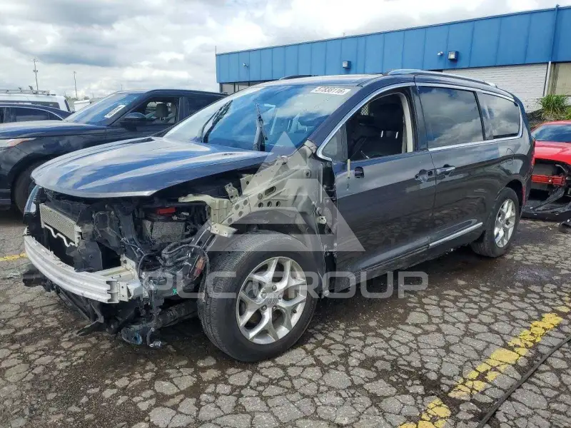 2019 Chrysler PACIFICA photo