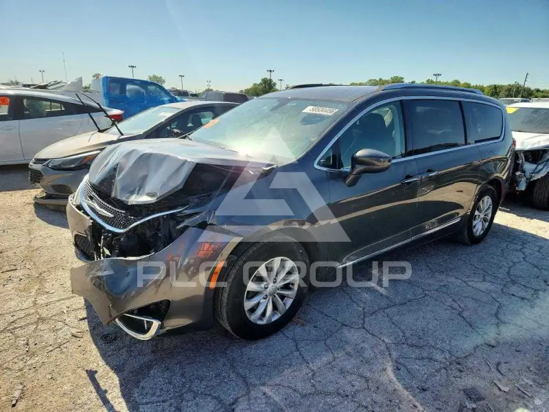 2019 Chrysler PACIFICA photo