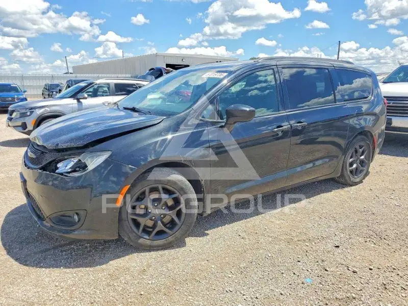 2019 Chrysler PACIFICA photo