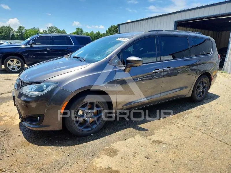 2019 Chrysler PACIFICA photo