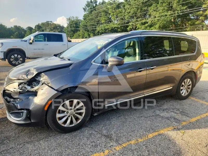 2019 Chrysler PACIFICA photo