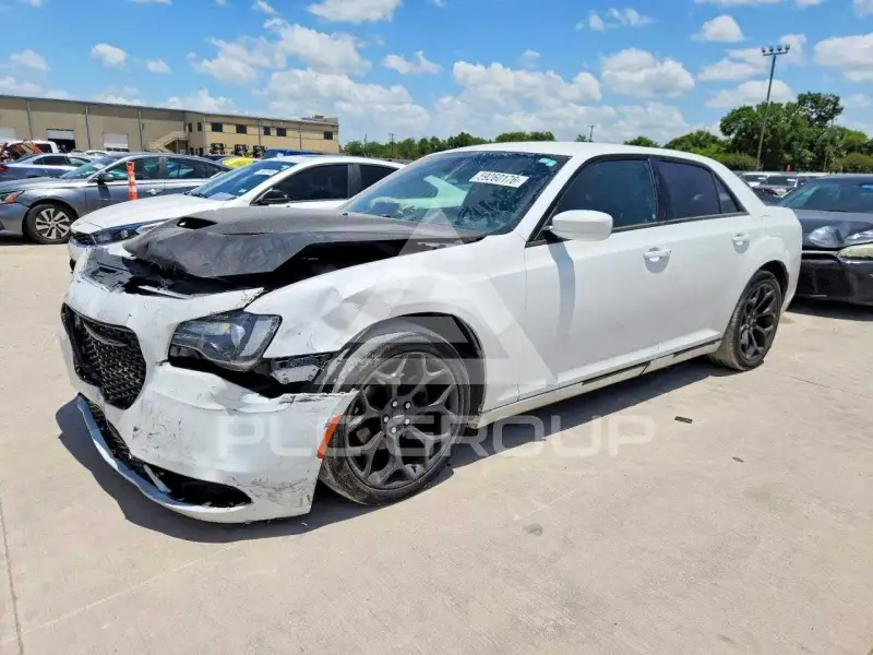 2019 Chrysler 300 фото