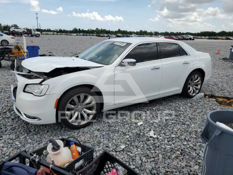 2019 Chrysler 300 фото