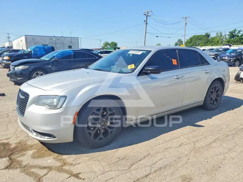 2019 Chrysler 300 фото