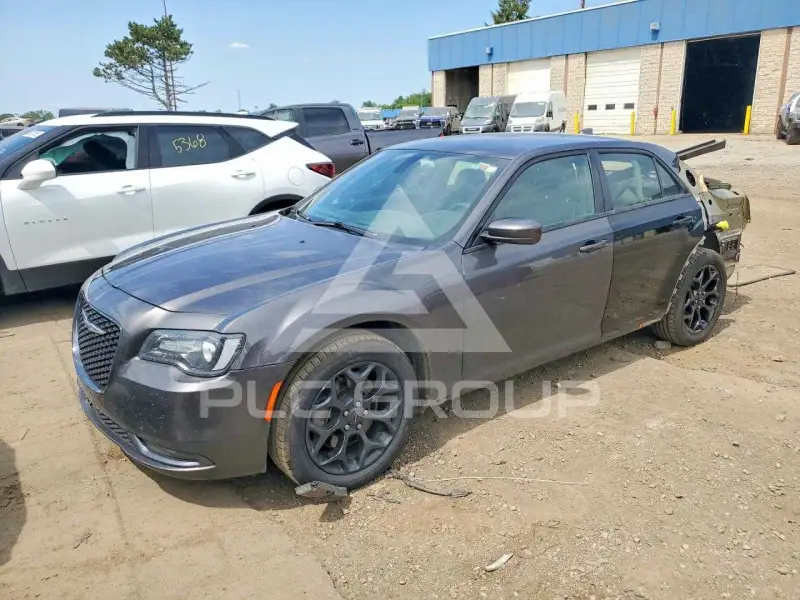2019 Chrysler 300 photo