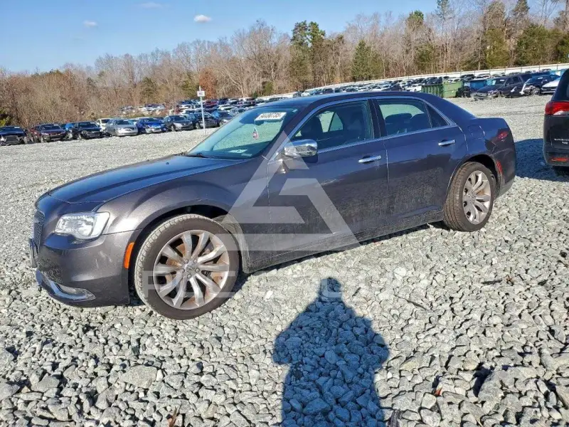 2019 Chrysler 300 фото