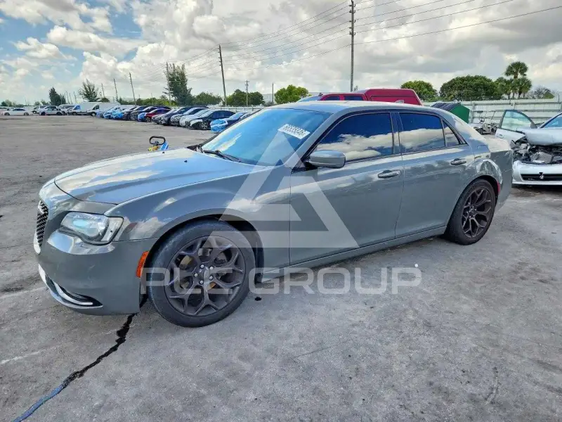 2019 Chrysler 300 фото