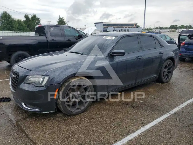 2019 Chrysler 300 фото