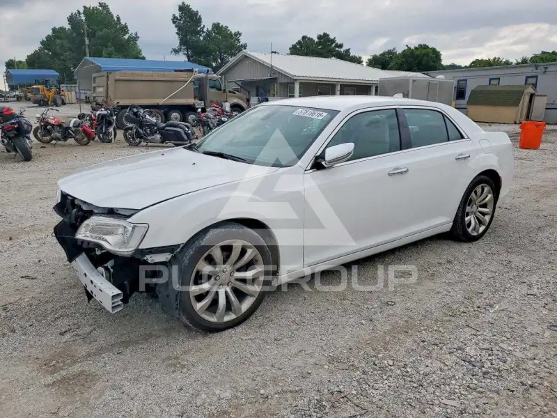 2019 Chrysler 300 фото