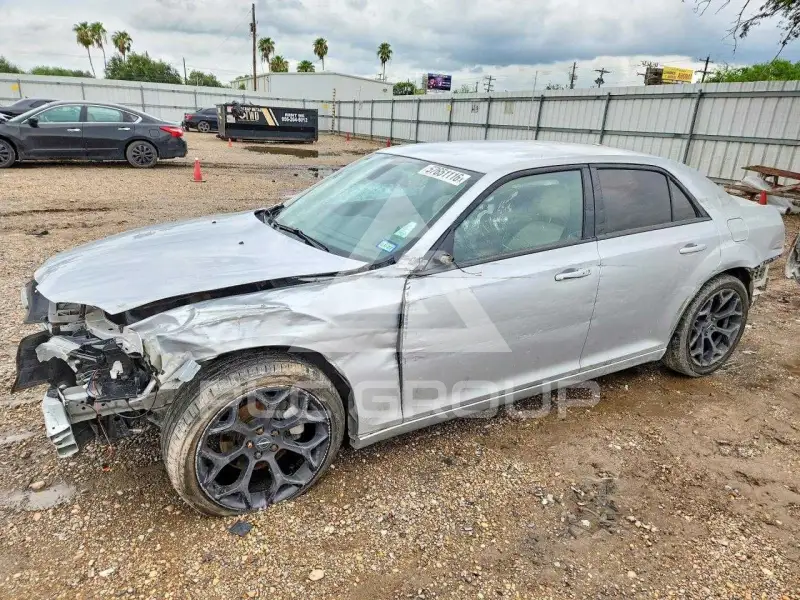 2019 Chrysler 300 фото