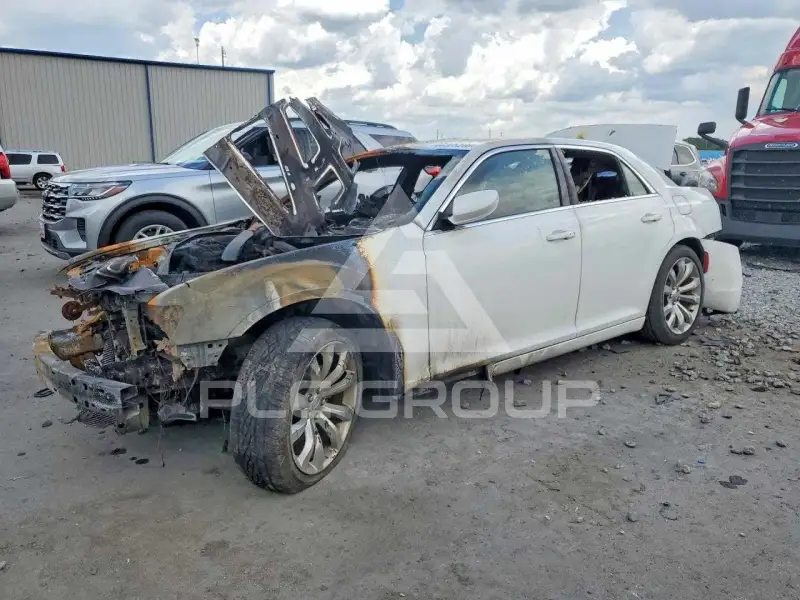 2019 Chrysler 300 фото