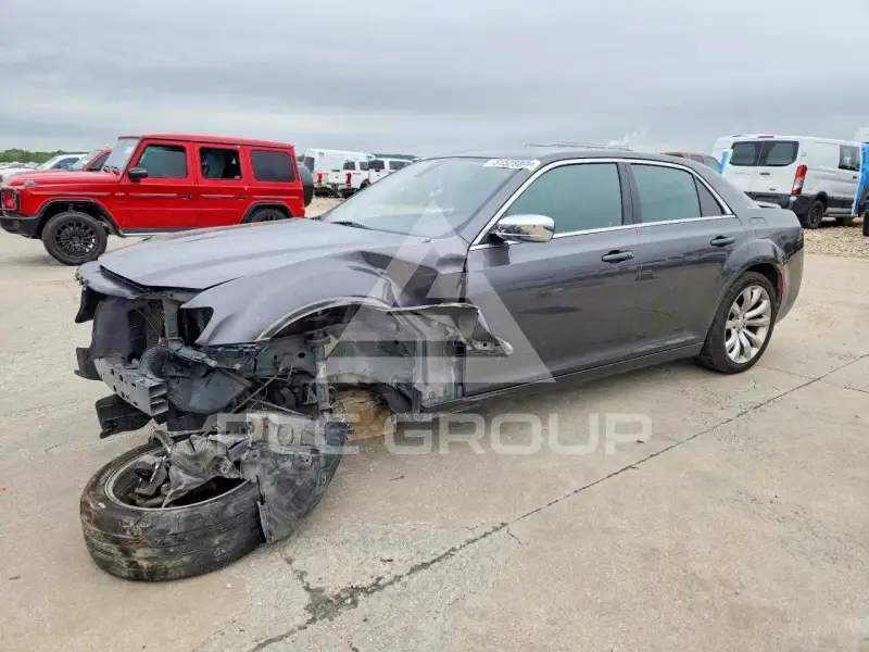 2019 Chrysler 300 фото