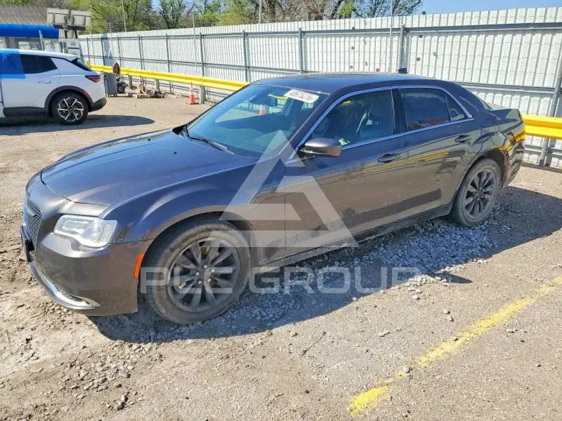 2019 Chrysler 300 фото