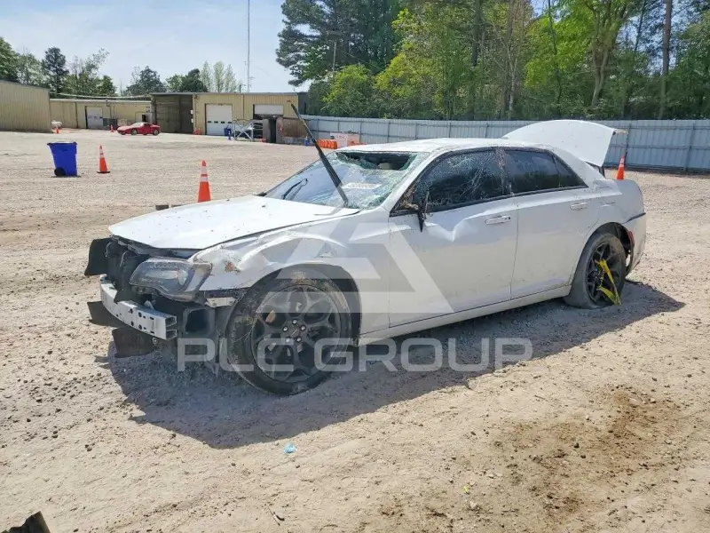 2019 Chrysler 300 photo