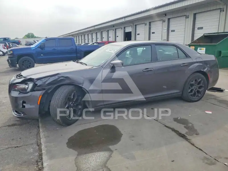 2019 Chrysler 300 фото