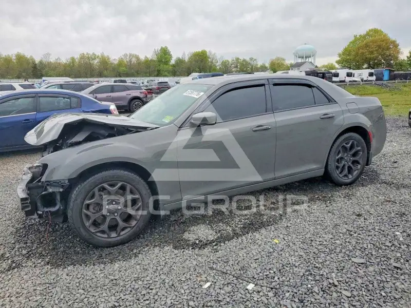 2019 Chrysler 300 photo