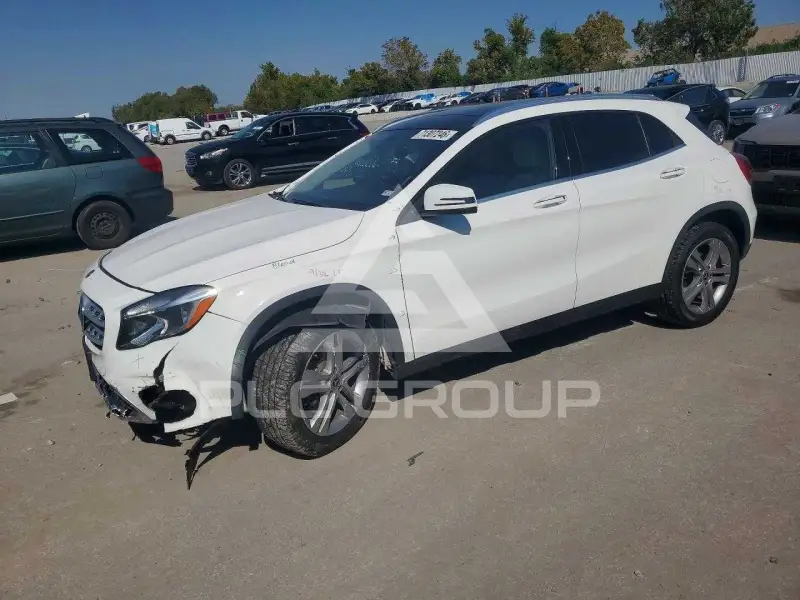 2019 Mercedes Benz GLA-Class фото