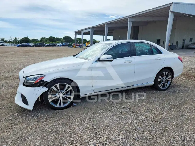 2019 Mercedes Benz C-Class фото