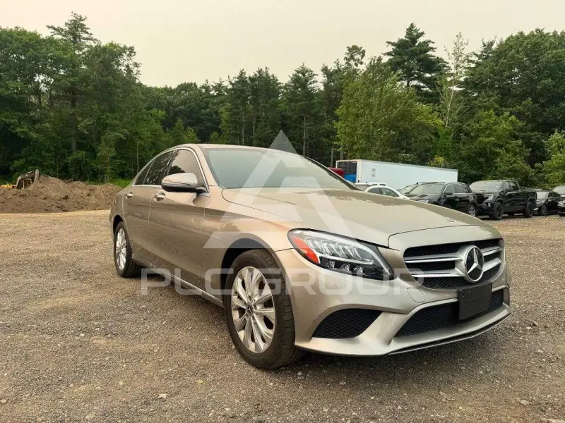 2019 Mercedes Benz C-Class photo