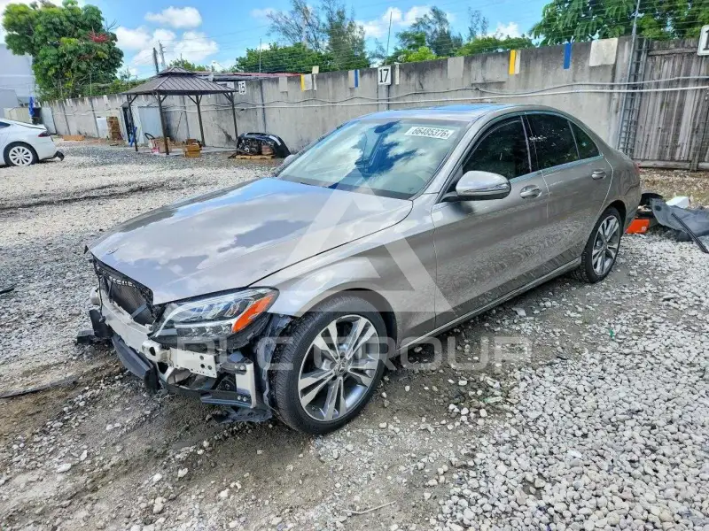 2019 Mercedes Benz C-Class фото
