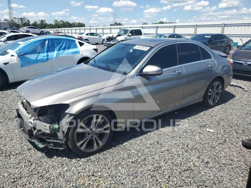2019 Mercedes Benz C-Class photo