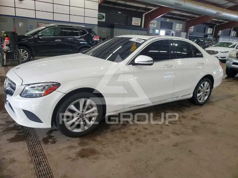 2019 Mercedes Benz C-Class фото