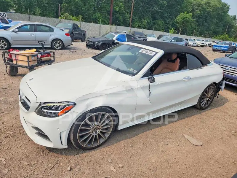 2019 Mercedes Benz C-Class photo