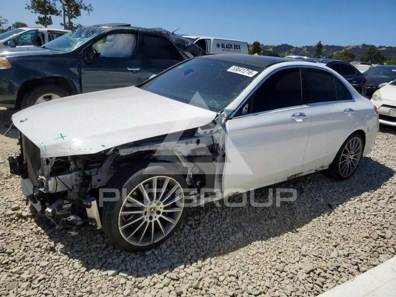 2019 Mercedes Benz C-Class фото
