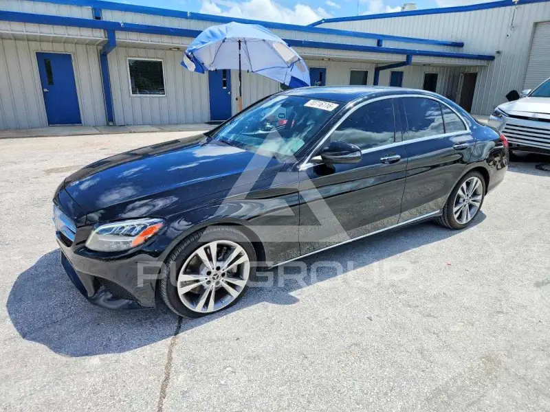 2019 Mercedes Benz C-Class фото