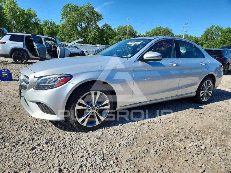 2019 Mercedes Benz C-Class фото