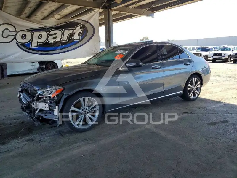 2019 Mercedes Benz C-Class фото