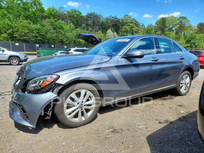 2019 Mercedes Benz C-Class фото