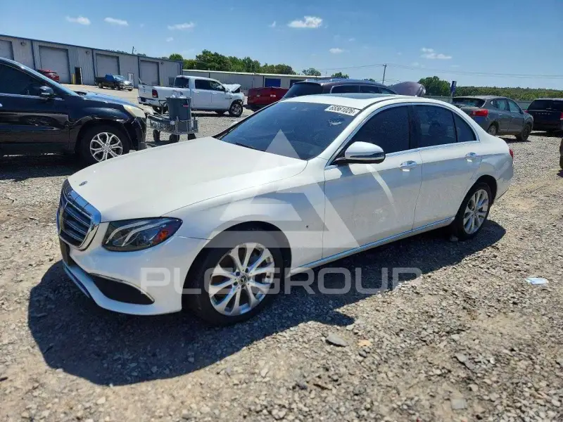 2019 Mercedes Benz E-Class фото