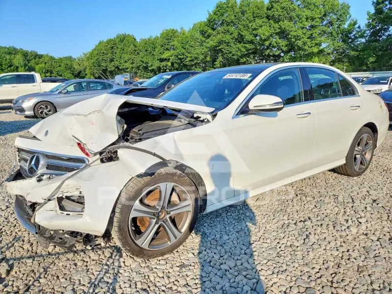 2019 Mercedes Benz E-Class фото
