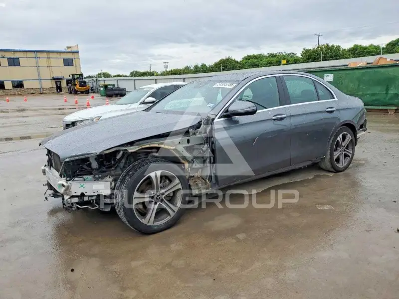 2019 Mercedes Benz E-Class фото