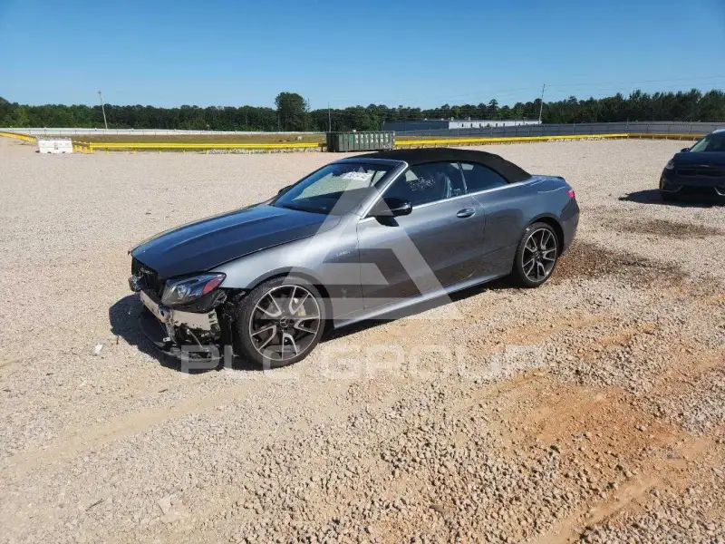 2019 Mercedes Benz E-Class фото