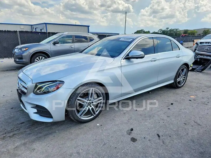 2019 Mercedes Benz E-Class фото