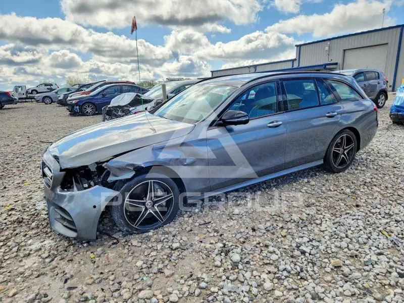 2019 Mercedes Benz E-Class фото