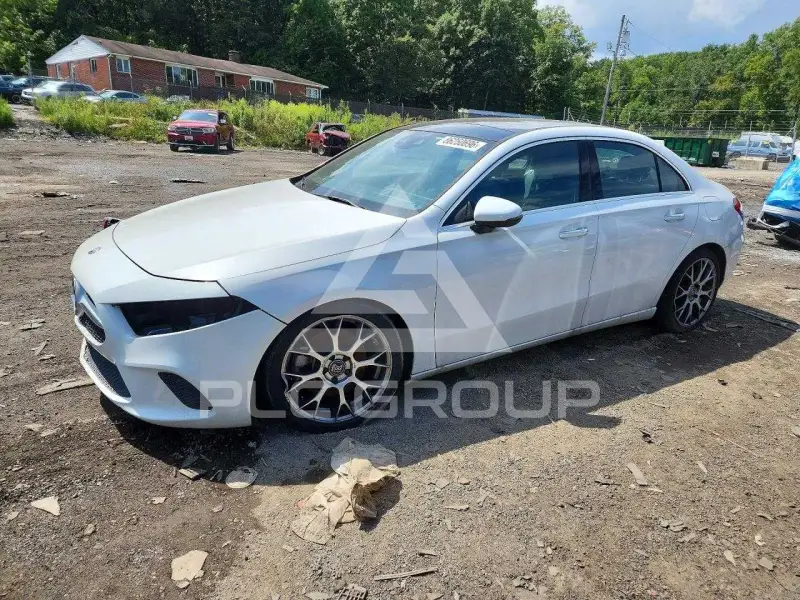 2019 Mercedes Benz A фото