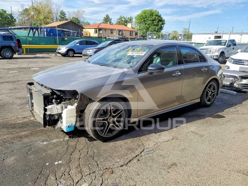 2019 Mercedes Benz A фото