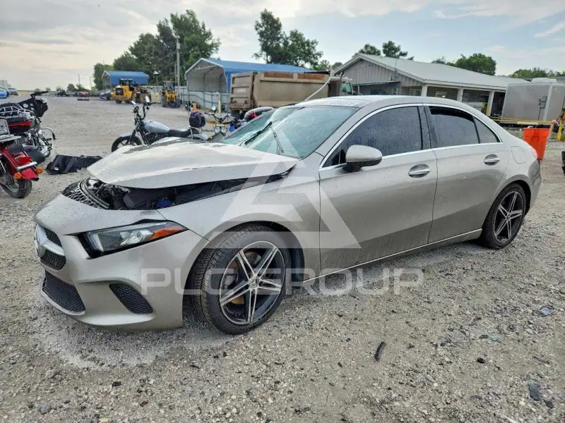 2019 Mercedes Benz A фото
