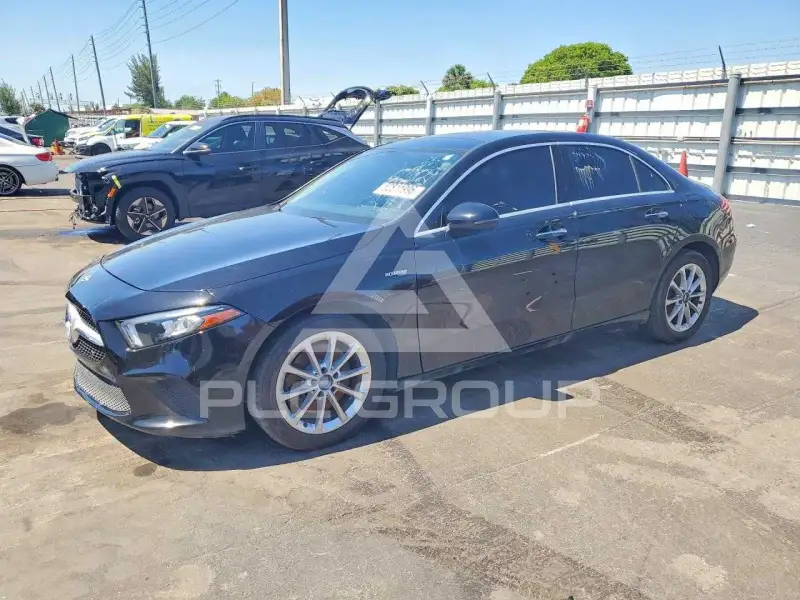 2019 Mercedes Benz A фото